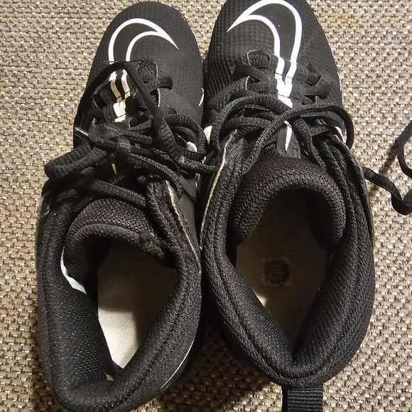 Nike alpha cleats size 4y - Picture 4 of 9